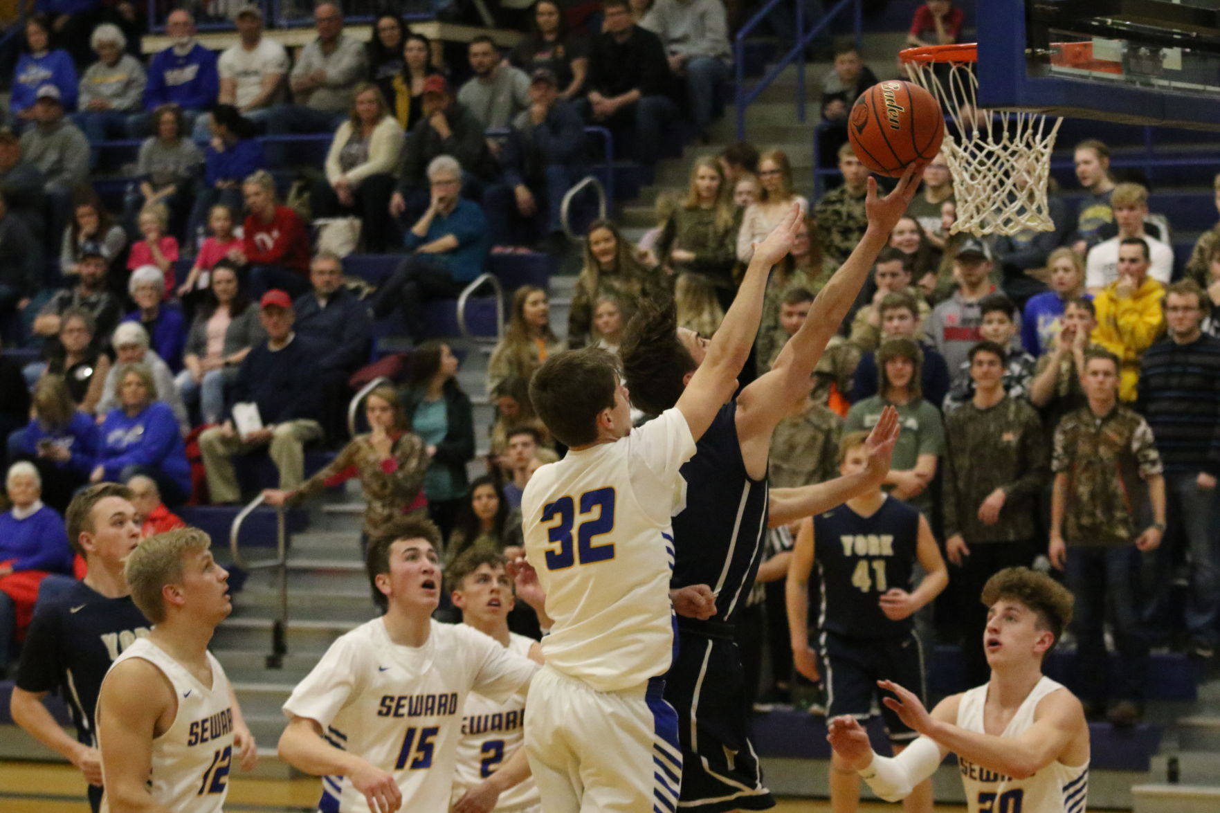 York vs. Seward boys basketball 3.JPG